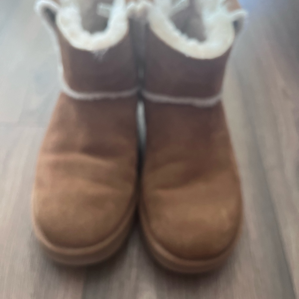 Cozy Shearling-Lined Brown Boots, gently worn a couple times.